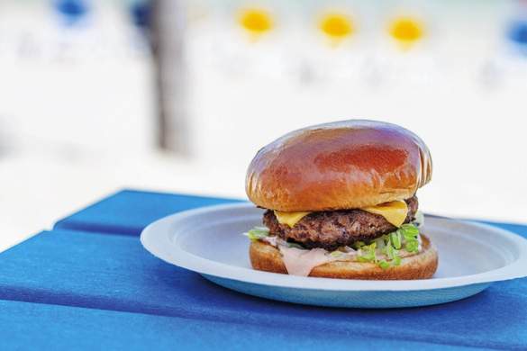 Royal Caribbean International, Navigator of the Seas, CocoCay SnackShack, Alvarsson.jpg